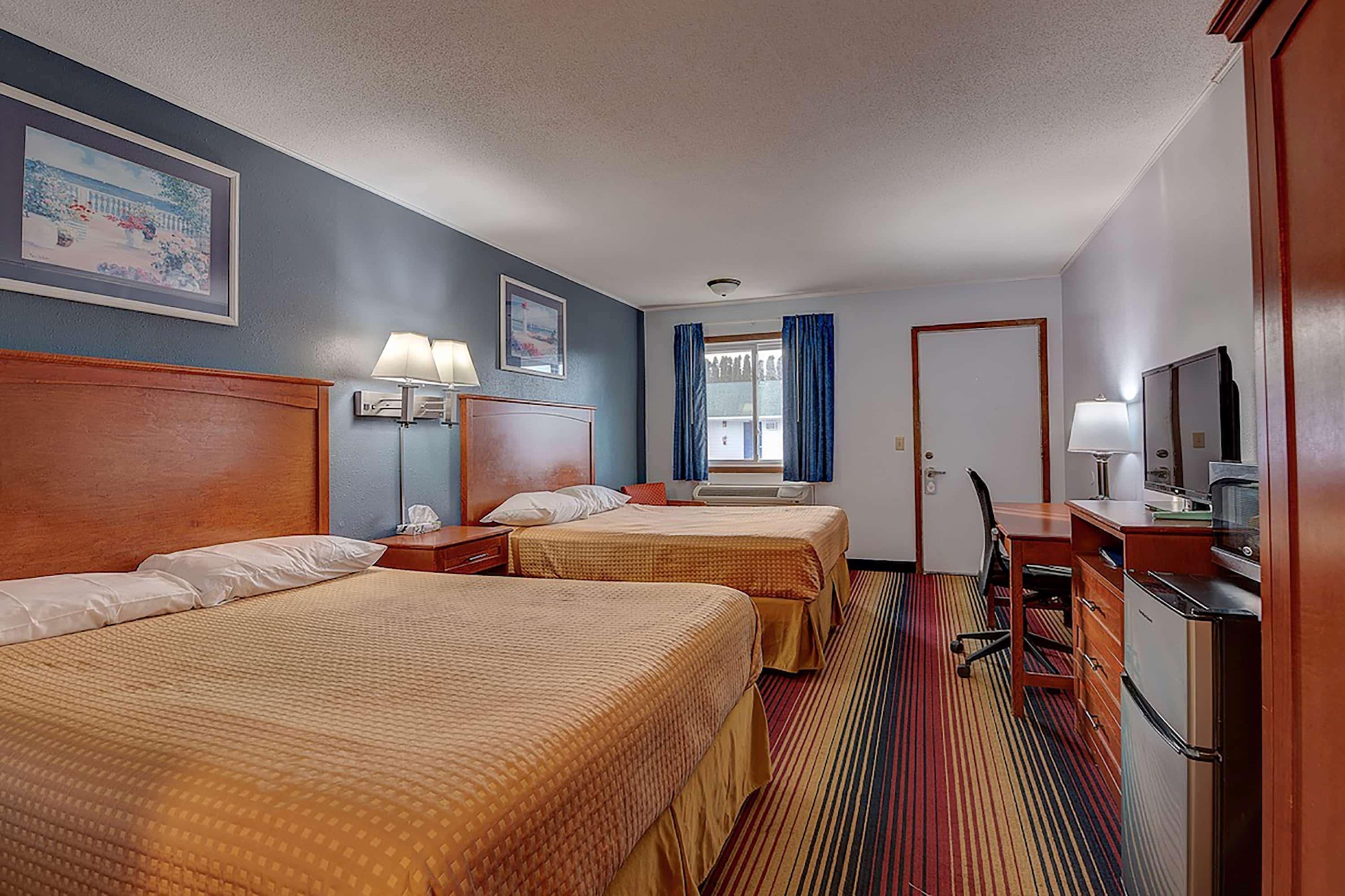 Travelodge By Wyndham Spirit Lake/Okoboji Exterior photo