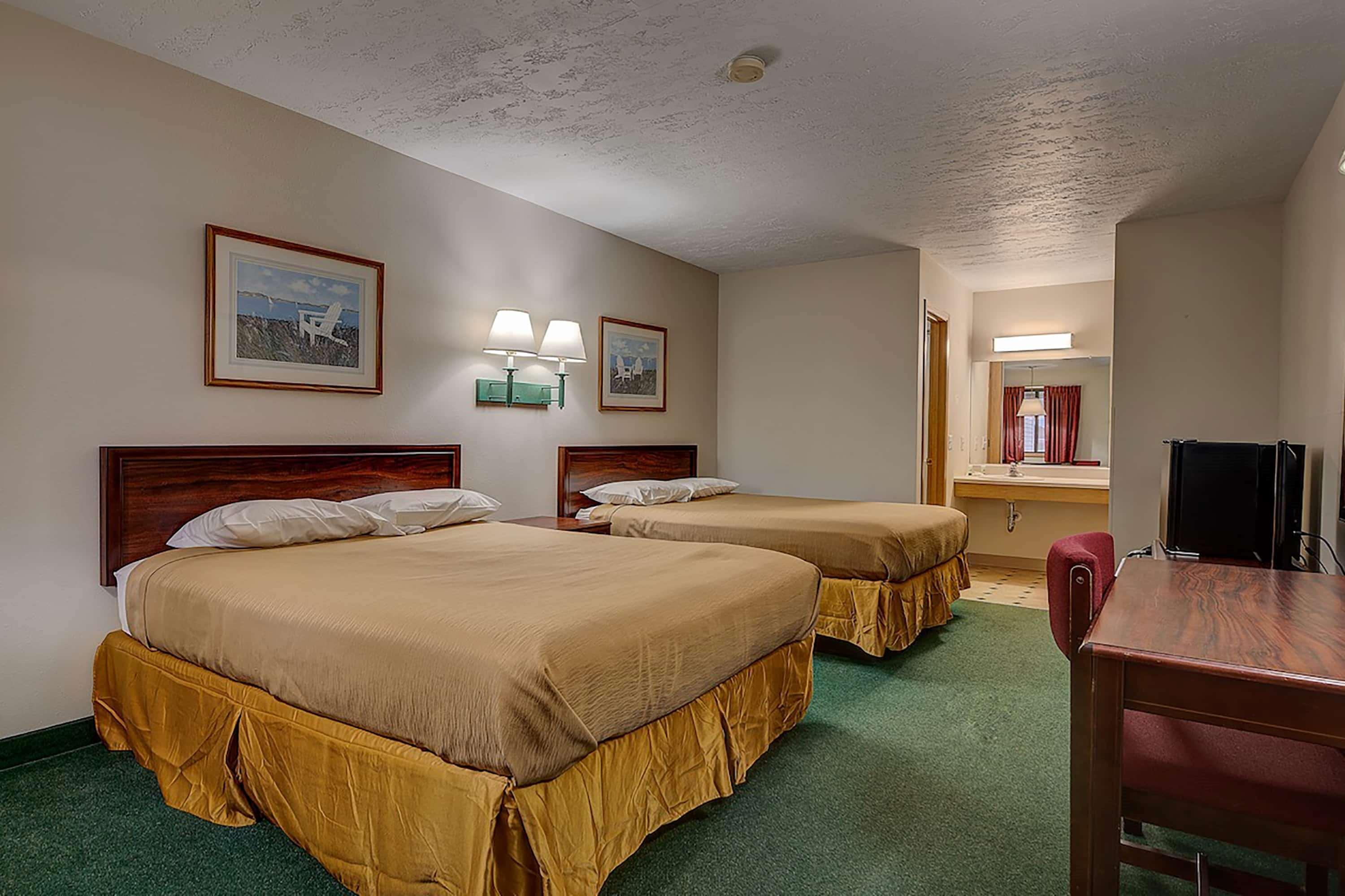 Travelodge By Wyndham Spirit Lake/Okoboji Exterior photo